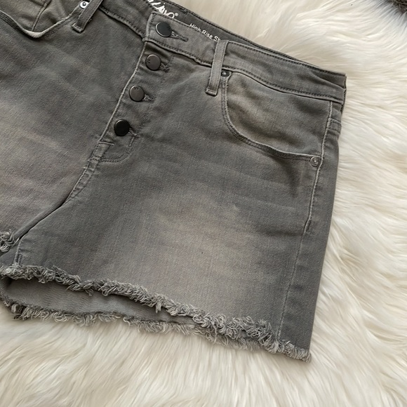 Mossimo Gray Shorts - Picture 2 of 6